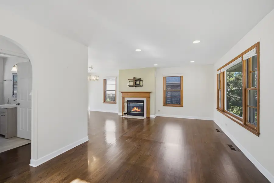 7840 Linder Avenue, Morton Grove, IL 60053 - #3