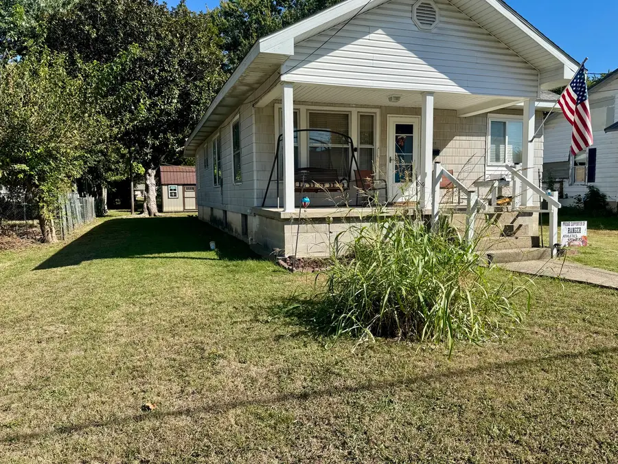 602 Madison Street, Benton, IL 62812 - #2