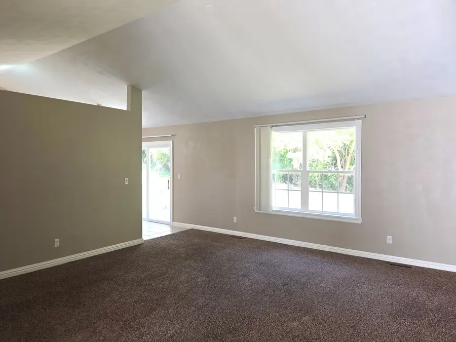 7069 Mullinshire Way, Machesney Park, IL 61115 - #2