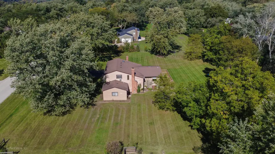 2244 Heathercliff Drive, Green Oaks, IL 60048 - #3