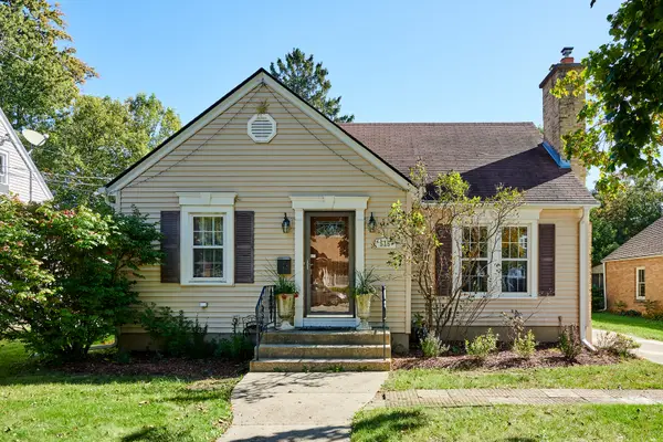515 Preston Avenue, Elgin, IL 60120