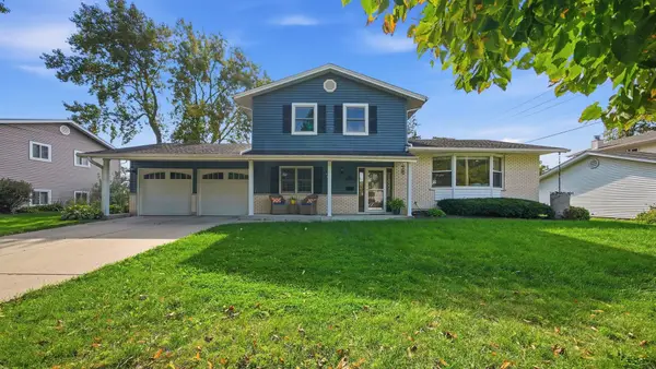 1363 E Kenilworth Avenue, Palatine, IL 60074