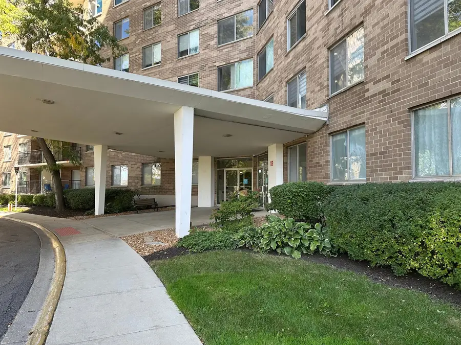 7141 N Kedzie Avenue #913, Chicago, IL 60645 - #2