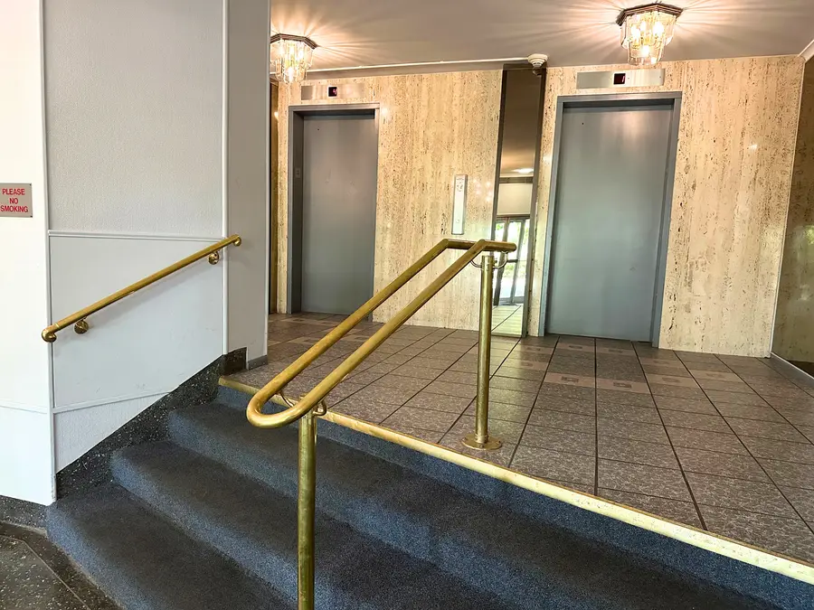 7141 N Kedzie Avenue #913, Chicago, IL 60645 - #3