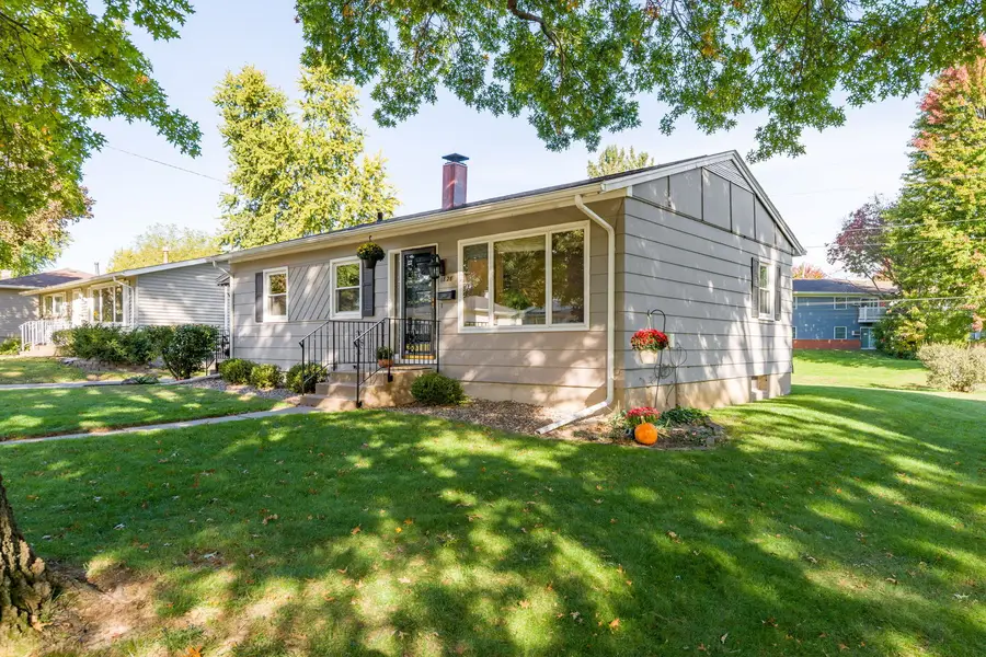 1828 E 32nd Street, Davenport, IA 52807 - #3