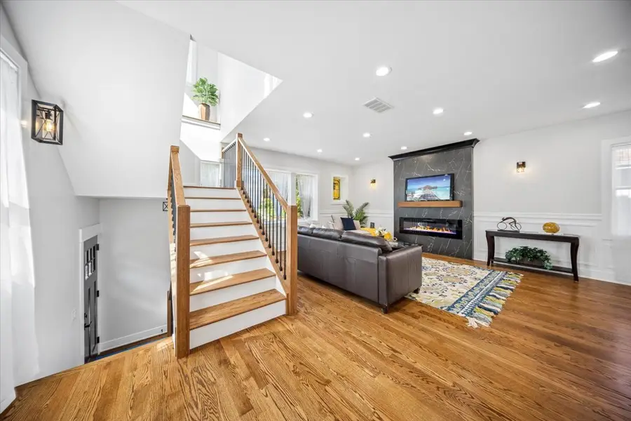 7048 26th Parkway, Berwyn, IL 60402 - #3