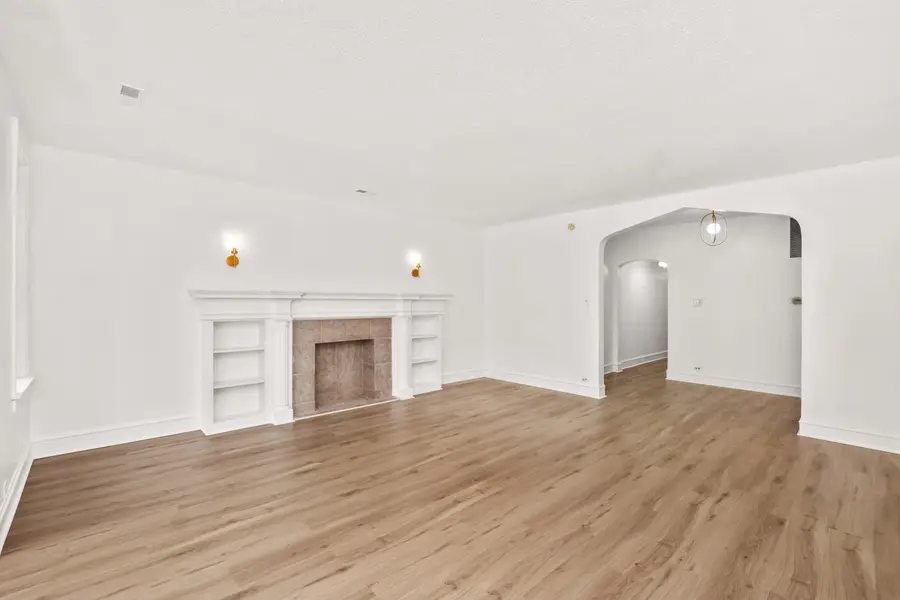 7012 S Paxton Avenue #2N, Chicago, IL 60649 - #3