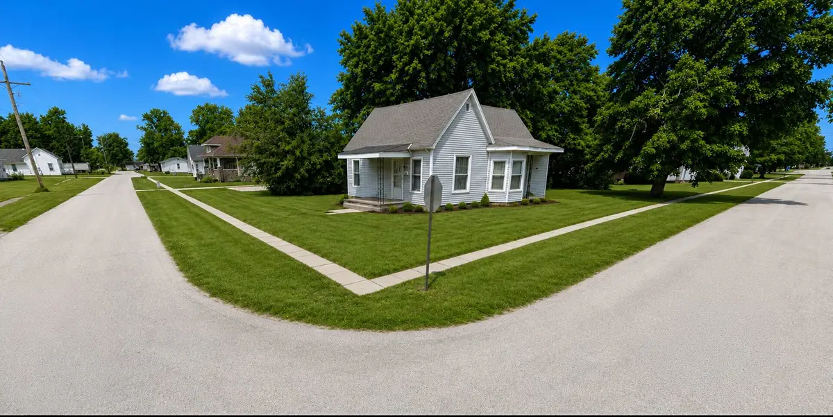 430 S Chestnut Street, Blandinsville, IL 61420 - #1