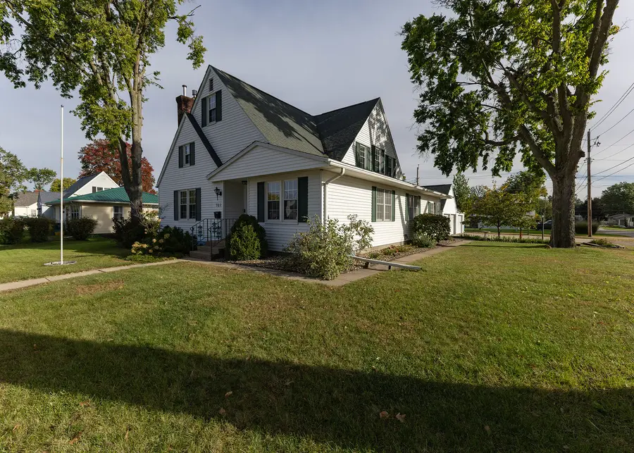 702 4th Avenue, Camanche, IA 52730 - #3