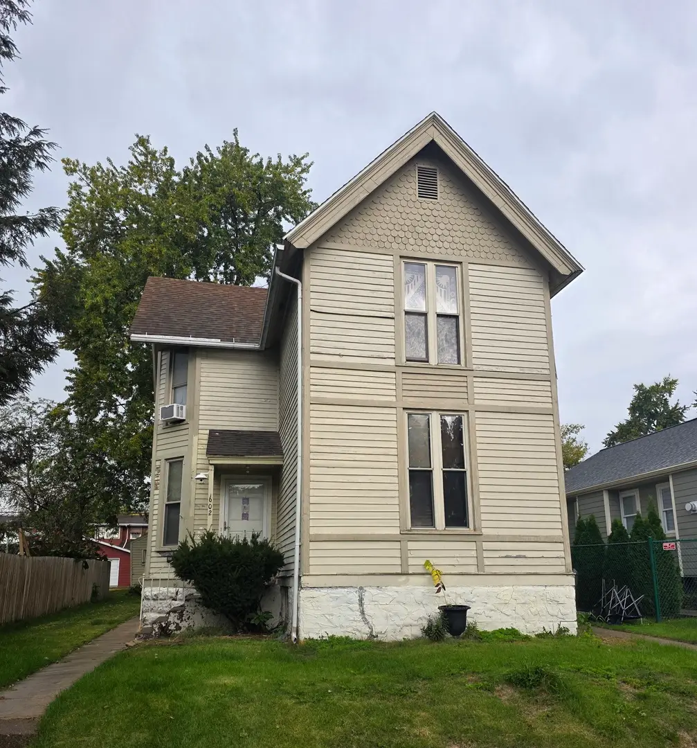 602 Kenilworth Court, Clinton, IA 52732 - #1
