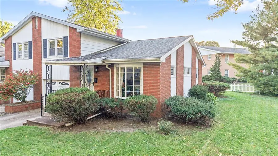 1301 S Oak Street, Pontiac, IL 61764 - #2