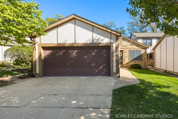 913 Wheaton Oaks Drive, Wheaton, IL 60187