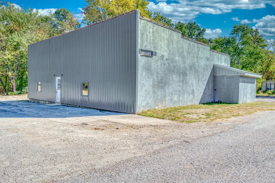 305 E Jefferson Avenue, Nason, IL 62816 - #2
