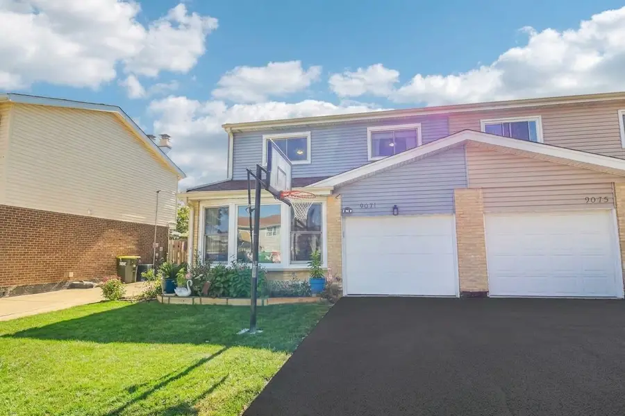 9041 W Oaks Avenue, Des Plaines, IL 60016 - #2