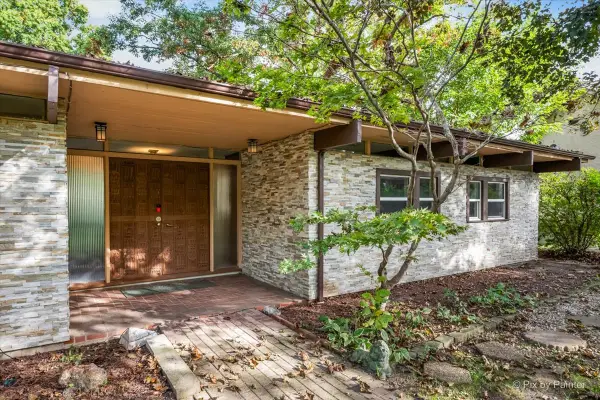6N081 Hillcrest Drive, Medinah, IL 60157