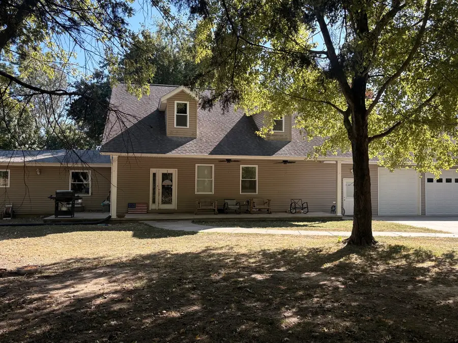 14052 Summer Road, Benton, IL 62812 - #2