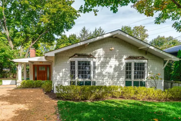 20 W Old Elm Road, Lake Forest, IL 60045