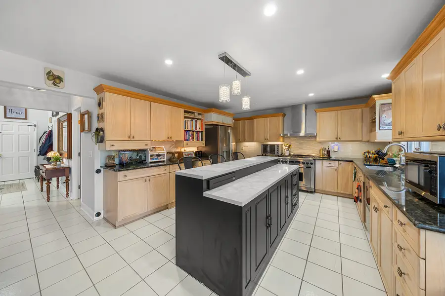 958 Fremont Street, Bartlett, IL 60103 - #3