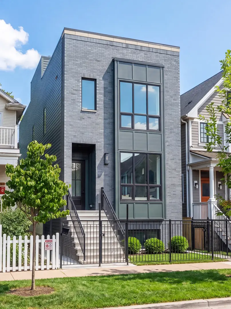 3041 N Leavitt Street, Chicago, IL 60618 - #1