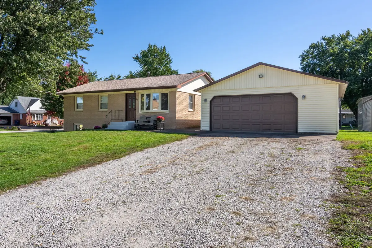 402 4th Avenue W, Andalusia, IL 61232 - #1