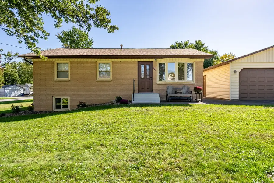 402 4th Avenue W, Andalusia, IL 61232 - #2