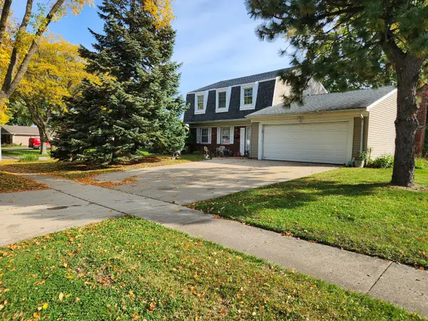 25 Emerson Drive, Schaumburg, IL 60194