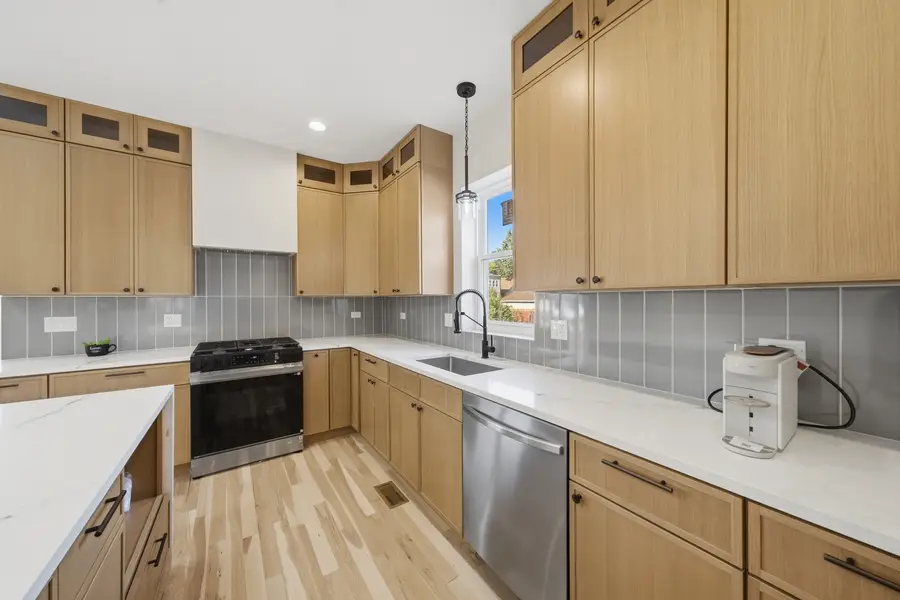 956 N Saint Louis Avenue, Chicago, IL 60651 - #2