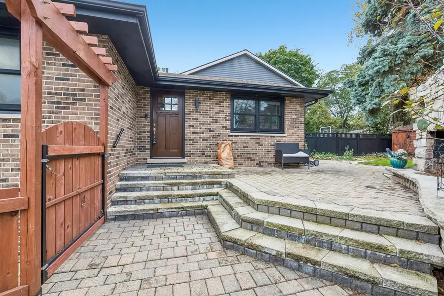 276 N Jackson Road, Clarendon Hills, IL 60514 - #2