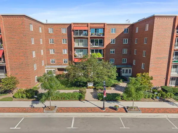 515 N Main Street #4AS, Glen Ellyn, IL 60137