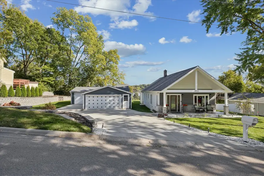 3215 Garfield Street, Clinton, IA 52732 - #2