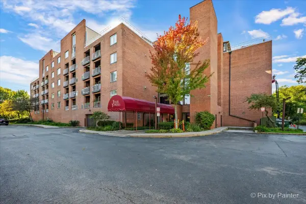 1450 Plymouth Lane #203, Elgin, IL 60123