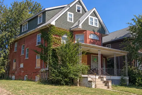 805 NE Perry Avenue, Peoria, IL 61603