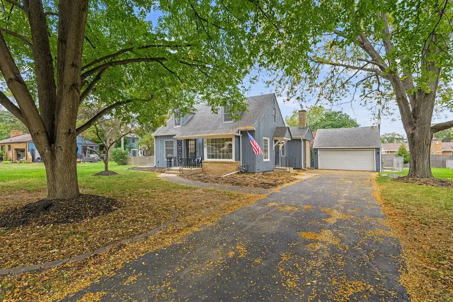 35 S Westlawn Avenue, Aurora, IL 60506 - #2