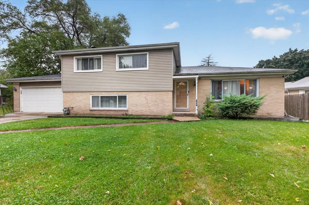 824 Dolores Drive, Bensenville, IL 60106 - #1