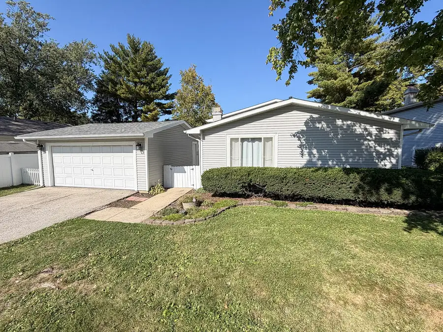 2318 Aspen Drive, Champaign, IL 61821 - #2