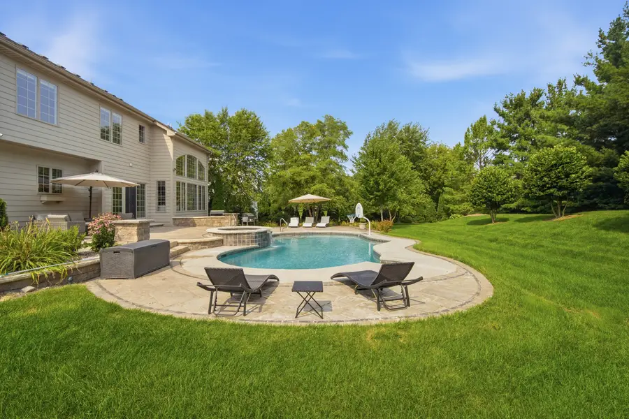 3818 Grand View Court, Saint Charles, IL 60175 - #3