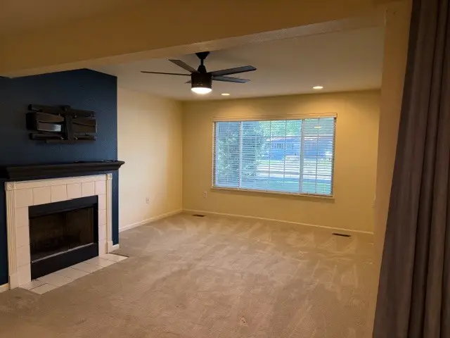 2404 Windward Boulevard #104, Champaign, IL 61821 - #3