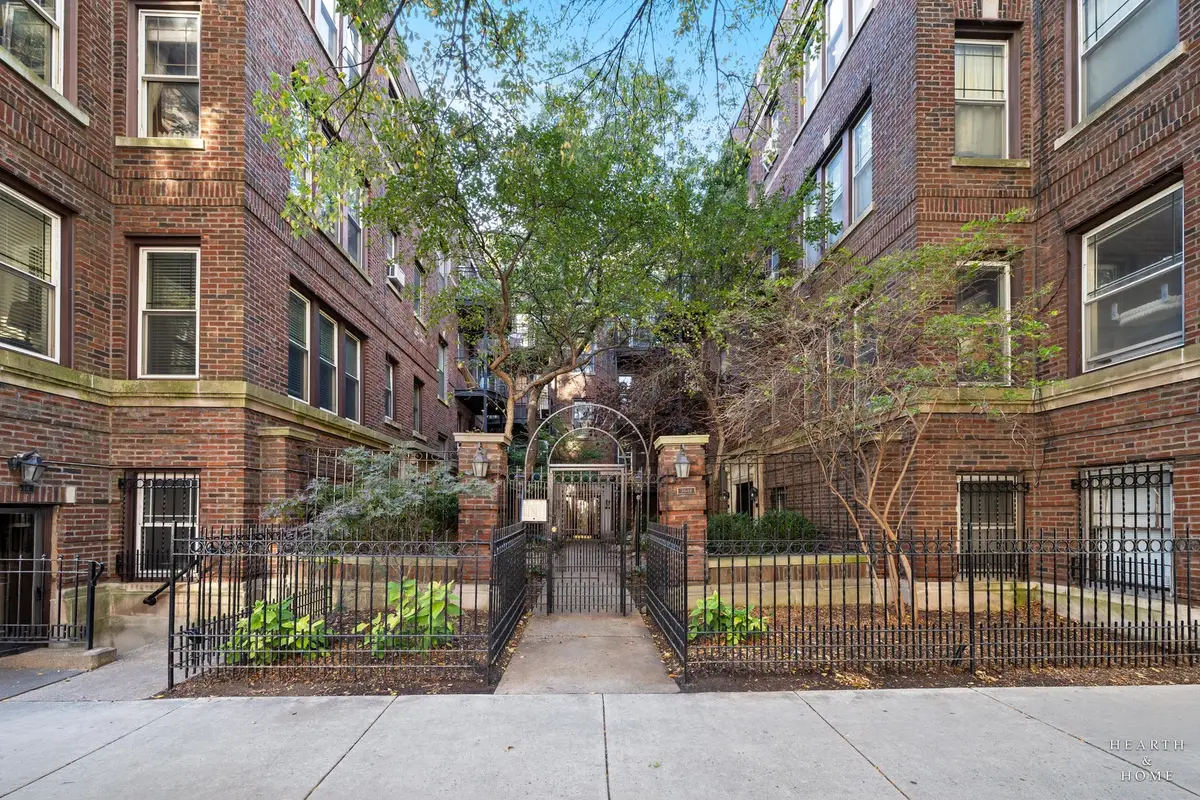 3648 N Pine Grove Avenue #3J, Chicago, IL 60613 - #1