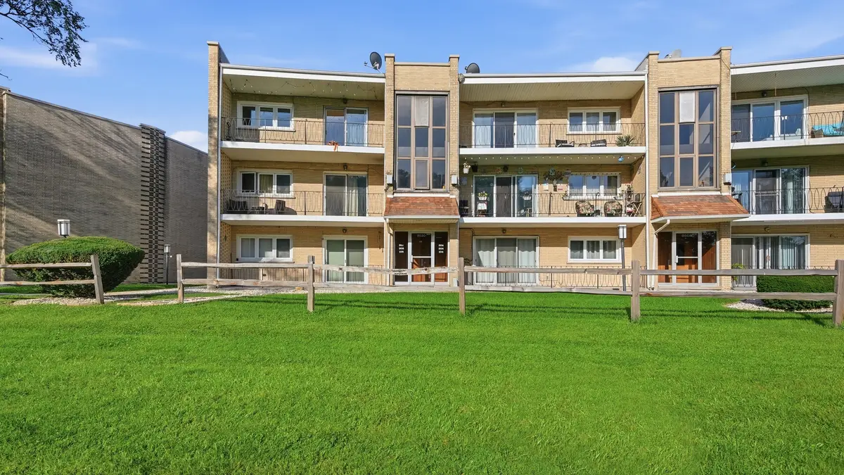 9510 S 86th Avenue #305, Hickory Hills, IL 60457 - #1