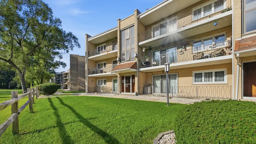 9510 S 86th Avenue #305, Hickory Hills, IL 60457 - #2