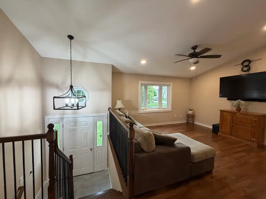 219 Newport Trail, McHenry, IL 60050 - #2