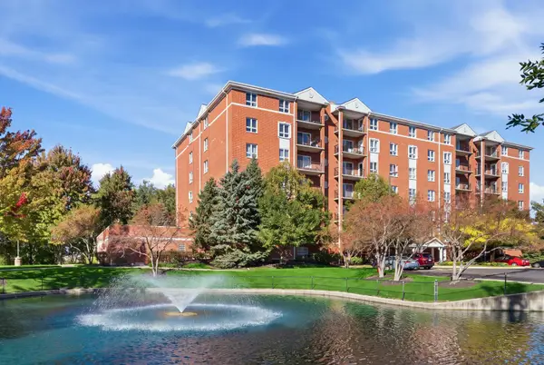 190 N Milwaukee Avenue #303, Wheeling, IL 60090