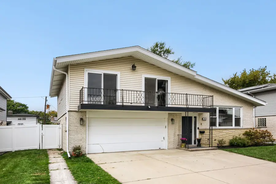 10932 S Kilbourn Avenue, Oak Lawn, IL 60453 - #2