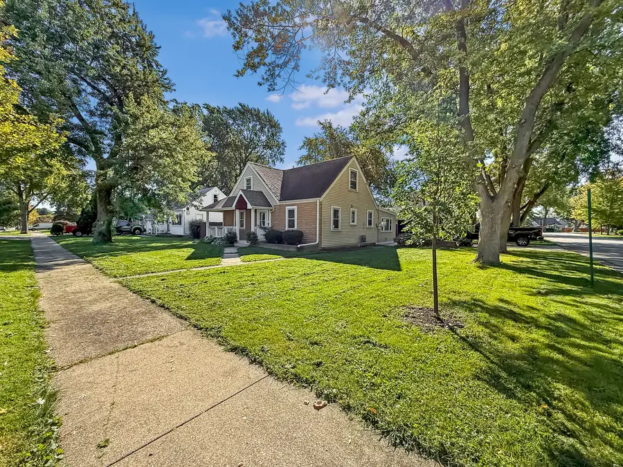 21 E Lyndale Avenue, Northlake, IL 60164 - #2