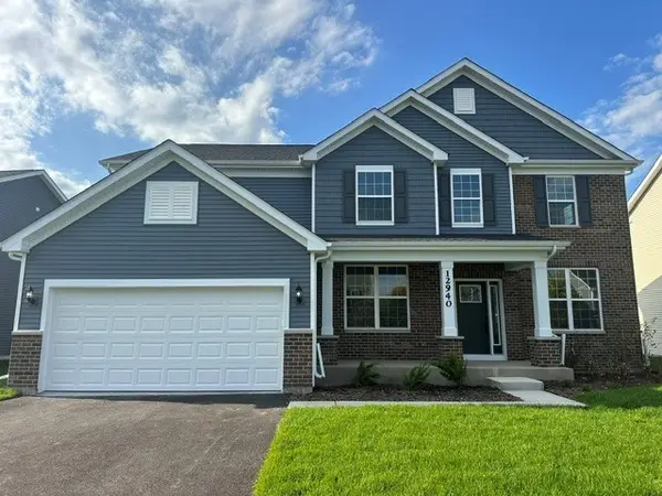 12940 S Twin Pines Lane, Plainfield, IL 60585