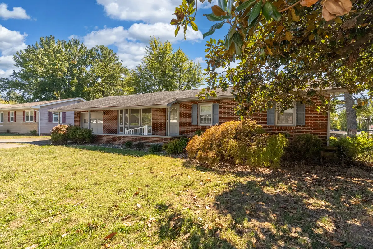 109 Lakeshore Drive, Carterville, IL 62918 - #1