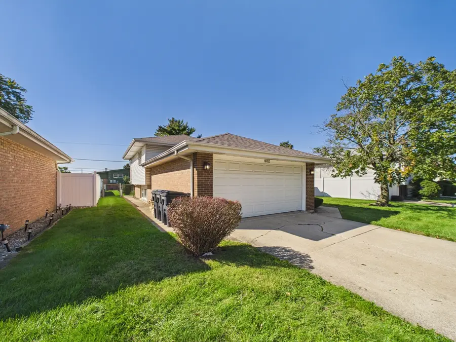 16112 Michigan Avenue, South Holland, IL 60473 - #2