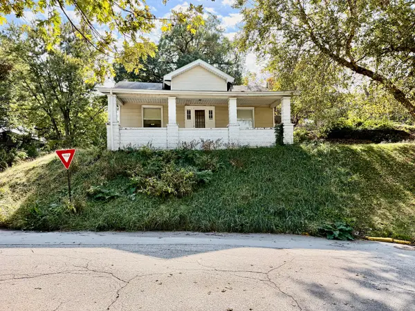 206 8th Street, Silvis, IL 61282