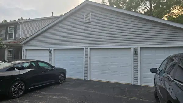 620 Mallard Court #D1, Bartlett, IL 60103