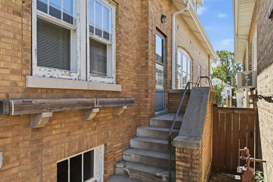 5505 W Pensacola Avenue, Chicago, IL 60641 - #3